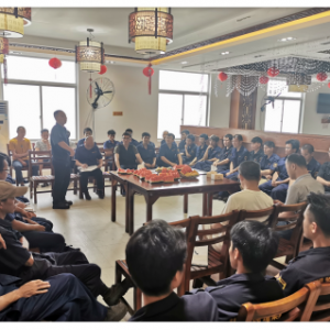 “交流面對面，溝通心連心” 縱覽集團開展生產(chǎn)基層骨干員工交流會 ... ... ... ... ...